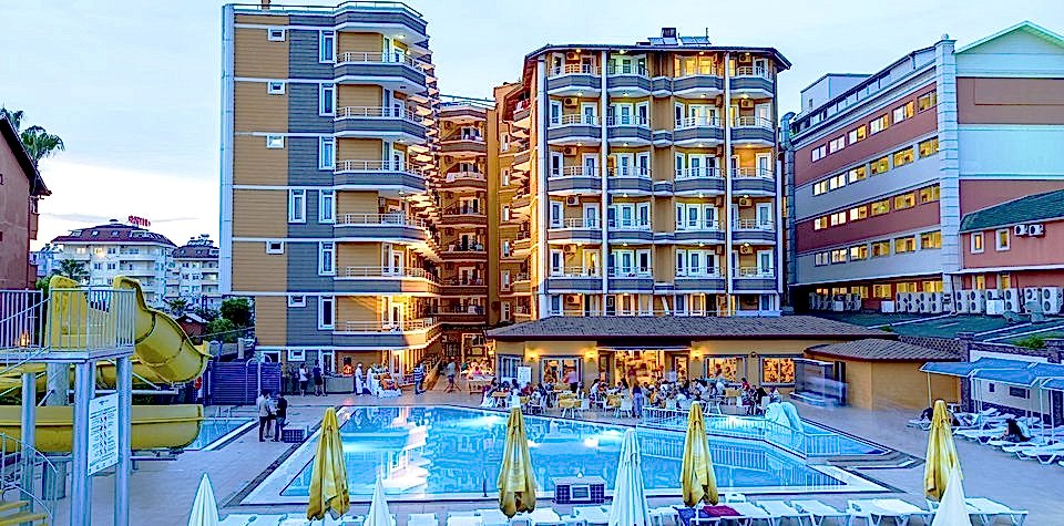 Senza Inova Beach Hotel
